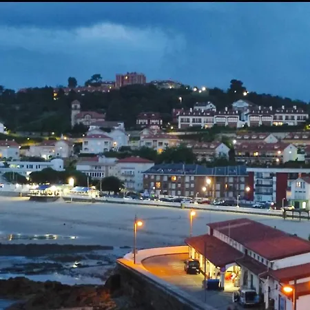Edificio Tudor Un Mirador Al Cantabrico *