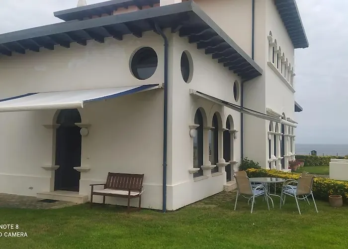 Edificio Tudor Un Mirador Al Cantabrico Apartament