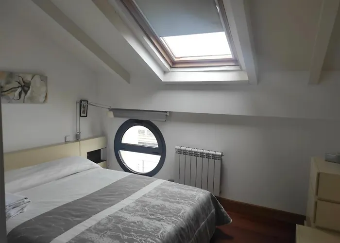 Edificio Tudor Un Mirador Al Cantabrico Comillas