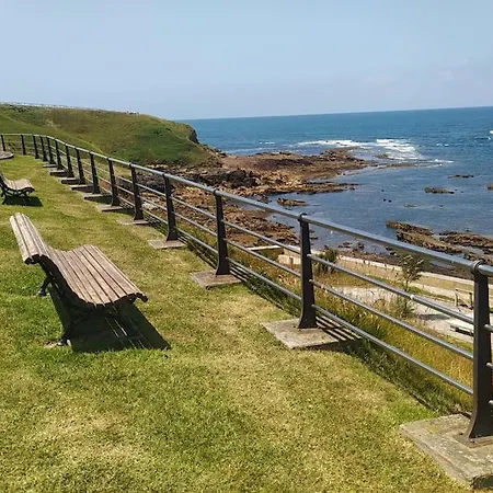 Edificio Tudor Un Mirador Al Cantabrico アパート *