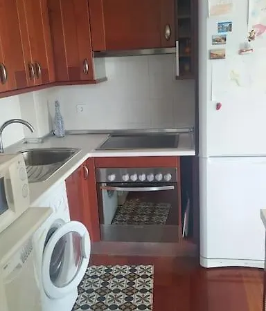 Edificio Tudor Un Mirador Al Cantabrico アパート コミージャス