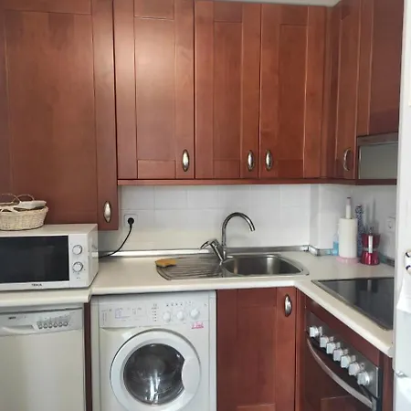 Edificio Tudor Un Mirador Al Cantabrico アパート *