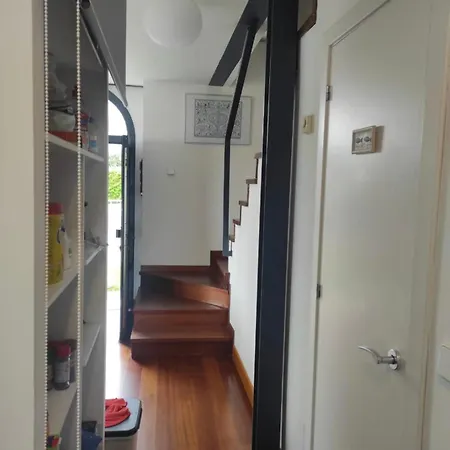 Edificio Tudor Un Mirador Al Cantabrico コミージャス