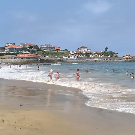 Edificio Tudor Un Mirador Al Cantabrico コミージャス