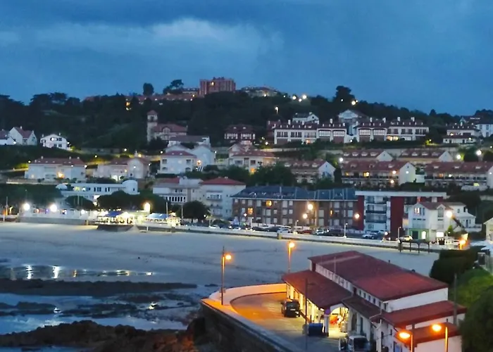 Edificio Tudor Un Mirador Al Cantabrico *